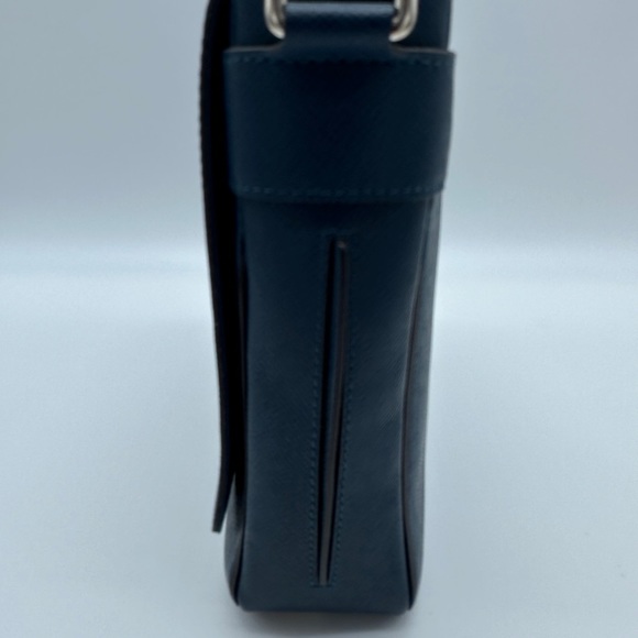 Louis Vuitton Roman PM Measenger Bag Taiga  Leather in Ocean Brand new With Tags - Picture 5 of 13